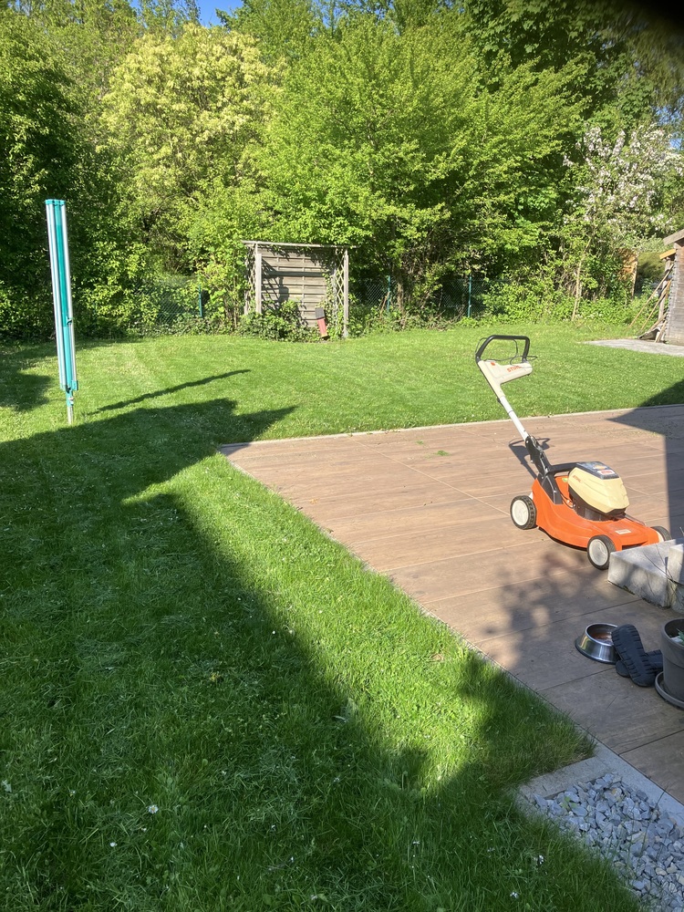 Rasen mähen Markus Hübl